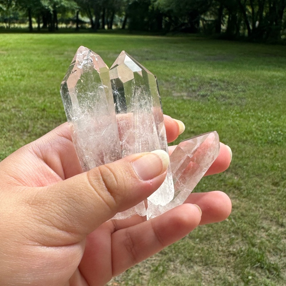 Natural Arkansas Quartz Point Bundle - Picture 4 of 5